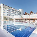 昂图尔切什梅大酒店 5* Çeşme