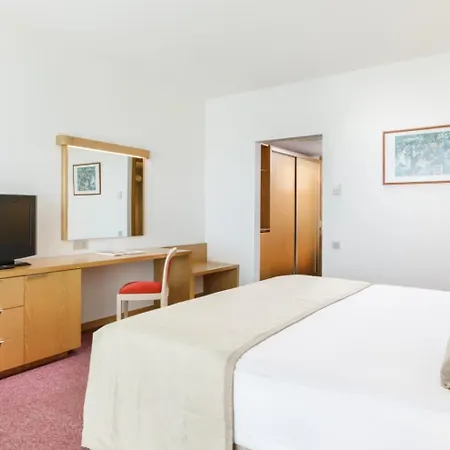 昂图尔切什梅大酒店 5*