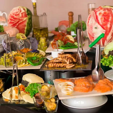 昂图尔切什梅大酒店 5* Çeşme