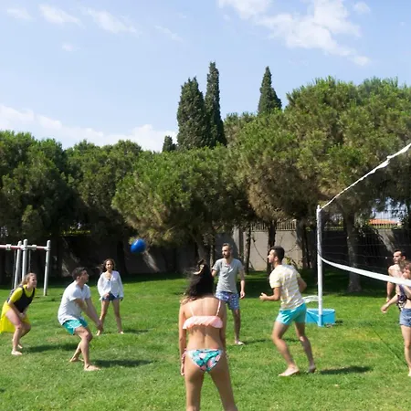 昂图尔切什梅大酒店