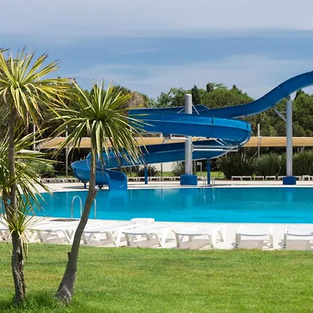 昂图尔切什梅大酒店 5* Çeşme