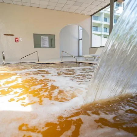 昂图尔切什梅大酒店 Çeşme