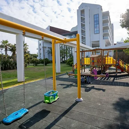 昂图尔切什梅大酒店