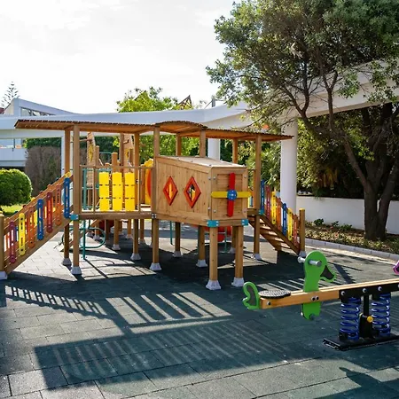 昂图尔切什梅大酒店