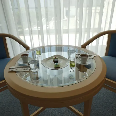 昂图尔切什梅大酒店