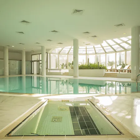 昂图尔切什梅大酒店